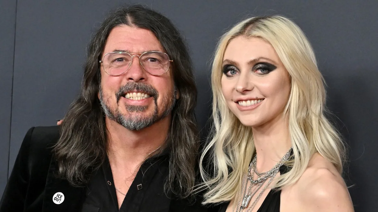 Foo Fighters e Taylor Momsen fazem cover da música grunge de Mariah Carey.