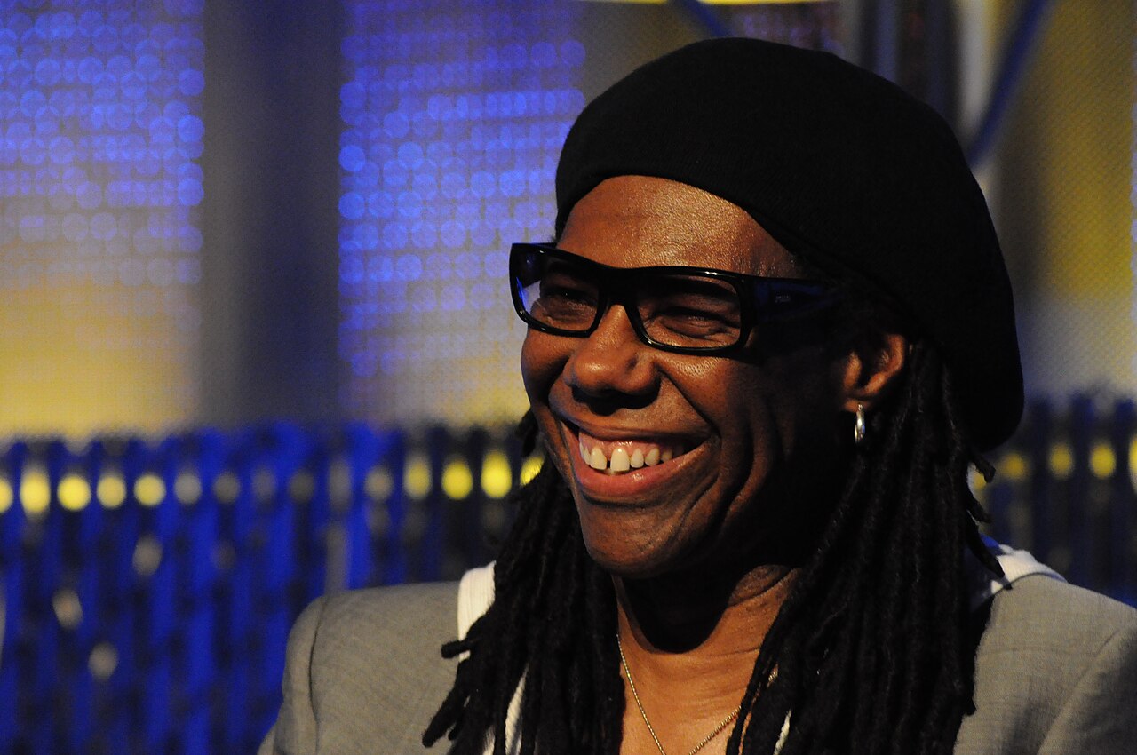 Nile Rodgers. Crédito: Joe Mabel.