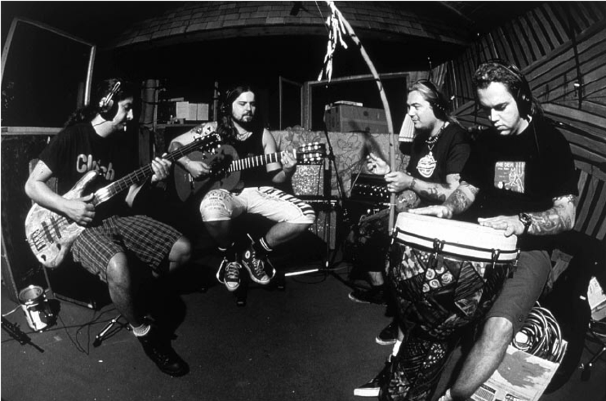 Sepultura em estúdio; Créditos: Imprensa