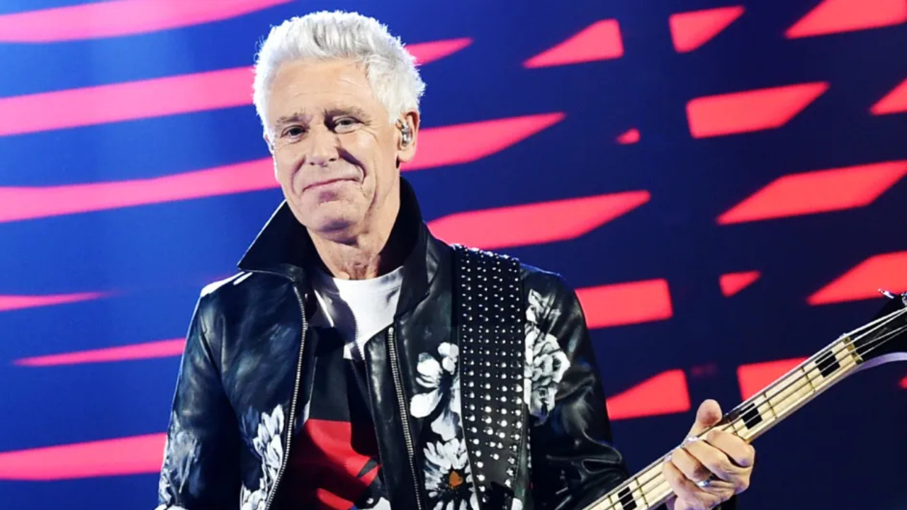 Adam Clayton elogia Geese e adianta planos do U2