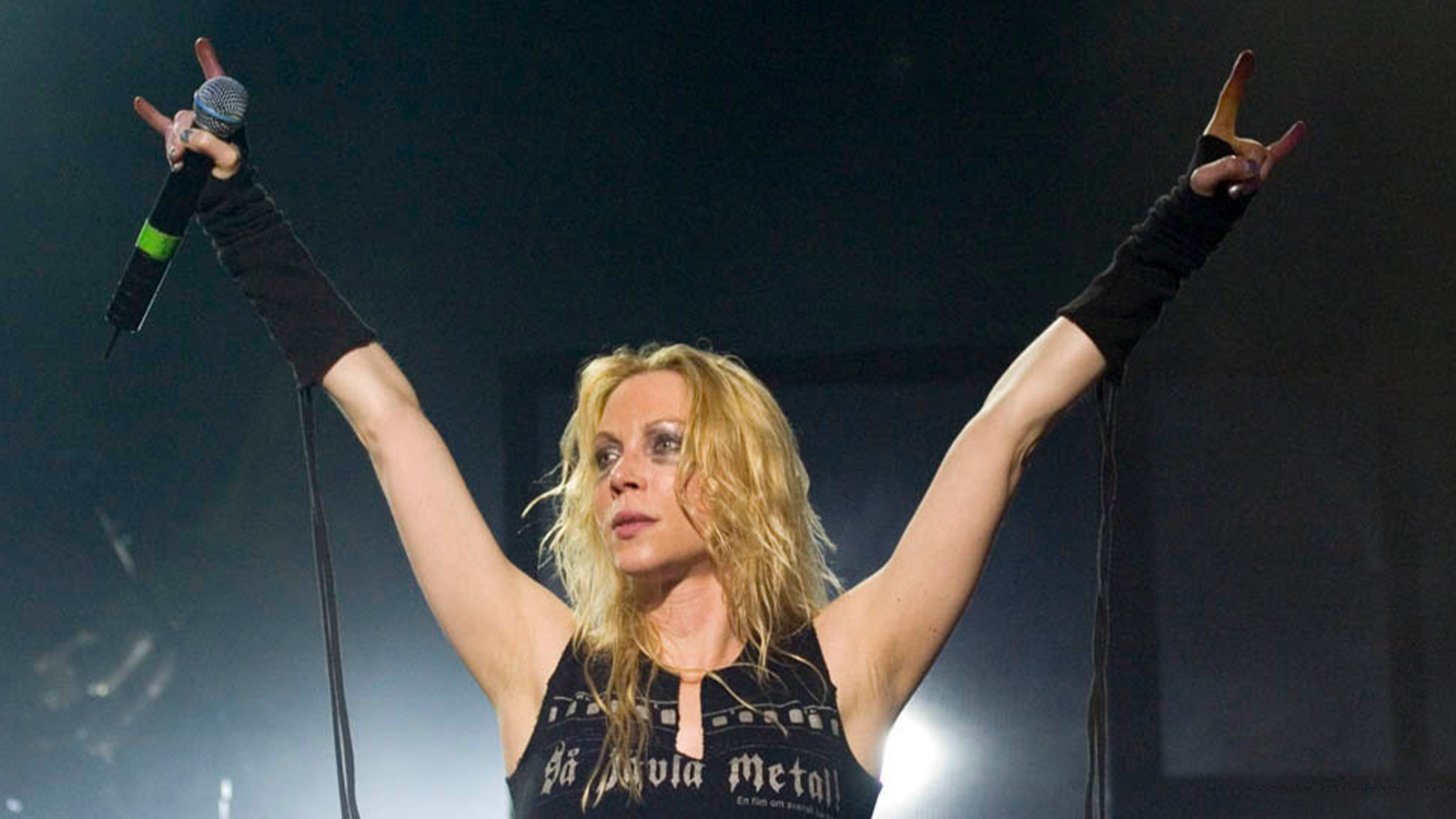 Angela Gossow nega retorno ao Arch Enemy e segue na gestão