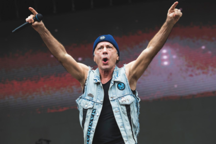 Bruce Dickinson gravou 16 músicas ao vivo para novo álbum solo em 21 dias