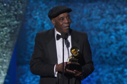 Buddy Guy conquista nono Grammy por “Ain’t Done With The Blues”