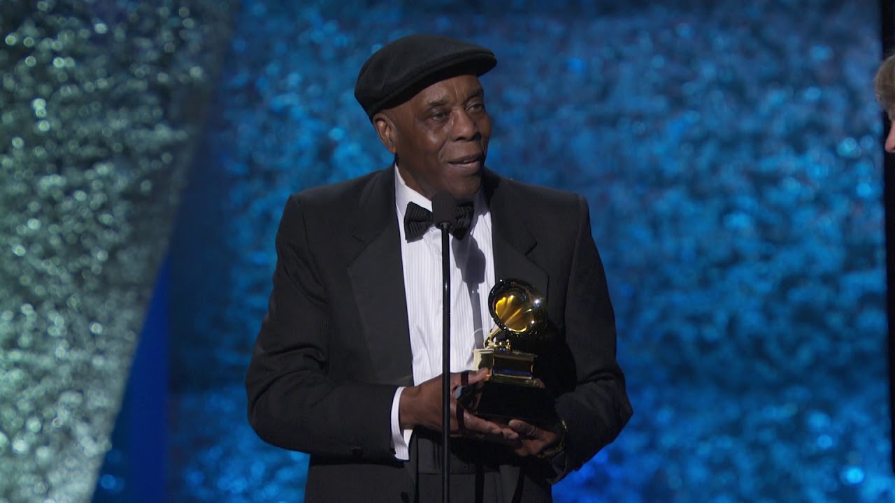 Buddy Guy conquista nono Grammy por “Ain’t Done With The Blues”