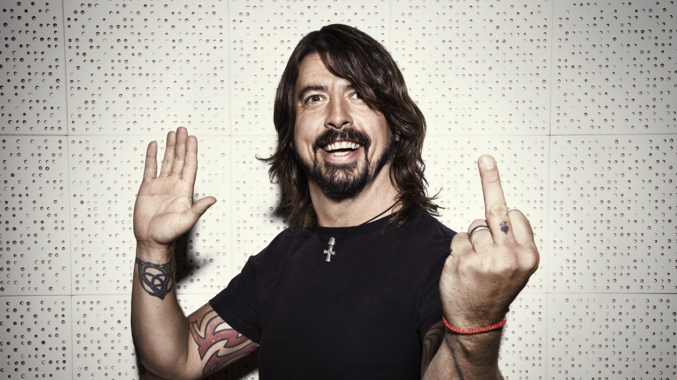 Dave Grohl explica saída de Josh Freese dos Foo Fighters
