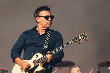 Manic Street Preachers ensaiam “Close To Me”para show