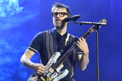 Weezer relança álbuns coloridos em box set de vinil