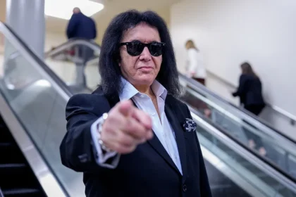 Gene Simmons critica hip-hop no Rock and Roll Hall