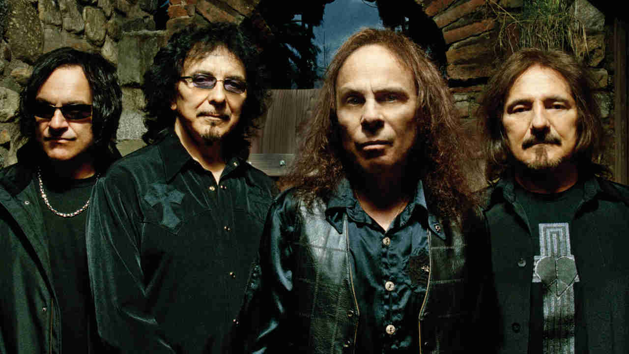 Veja o unboxing oficial de  “Breaking Out Of Heaven 2007-2009” do Heaven & Hell