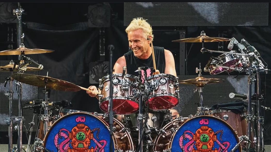 Josh Freese diz que saída do Foo Fighters é mistério