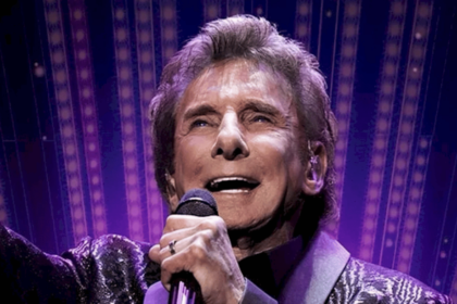 Barry Manilow fala sobre luta contra o câncer e adia shows