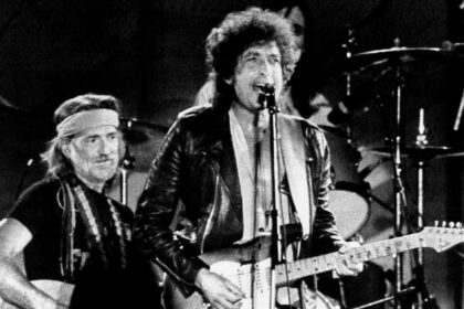 Novo disco de Willie Nelson traz faixa com Bob Dylan
