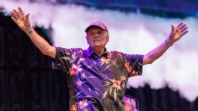 Bruce Johnston deixa The Beach Boys após 61 anos de estrada