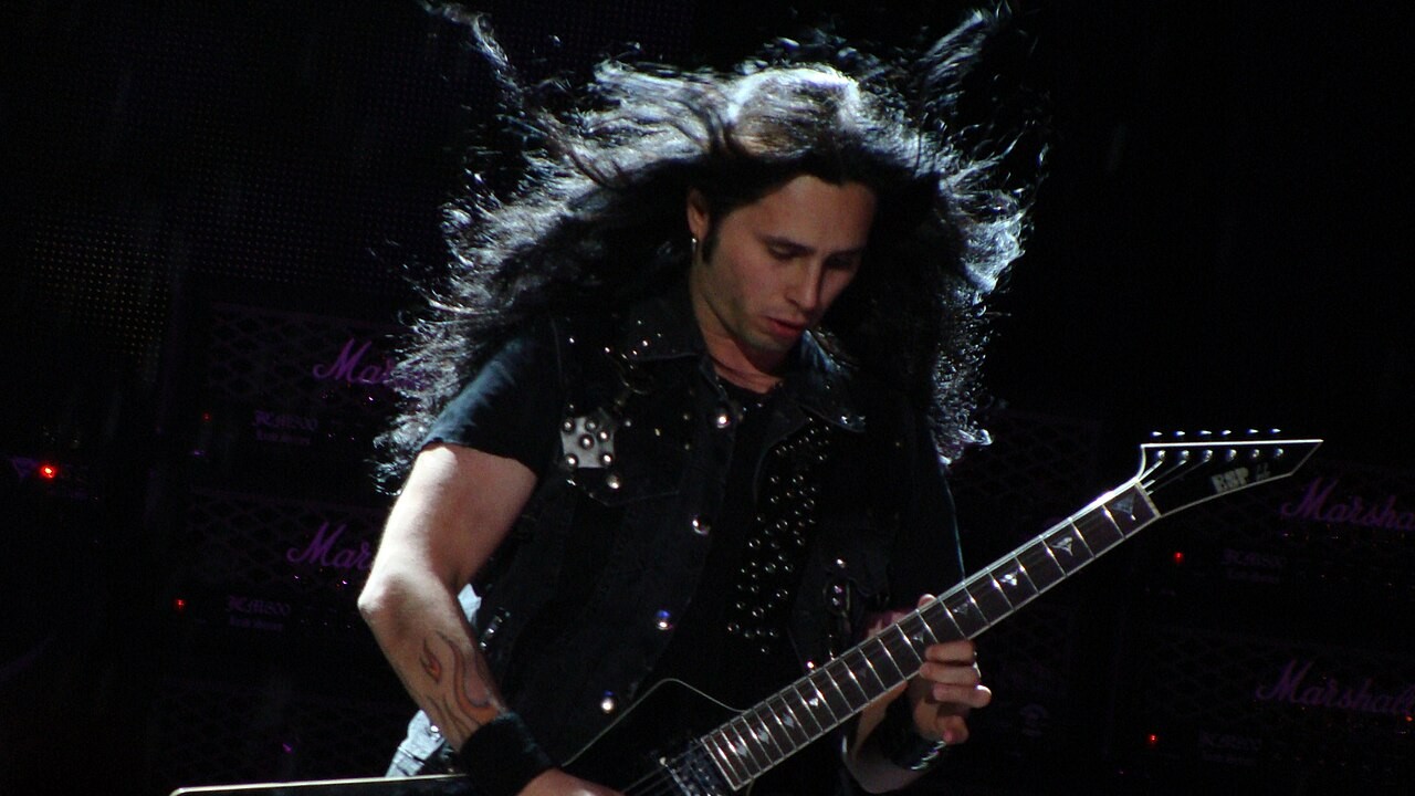 Gus G. lança clipe de “Nothing Can Break Me” com Doro