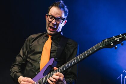Paul Gilbert lança clipe de ‘Keep Your Feet Firm And Even’