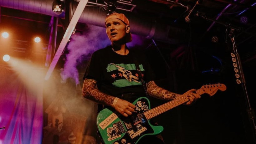 Chad Gilbert, guitarrista do New Found Glory, se pronuncia após cirurgia cerebral