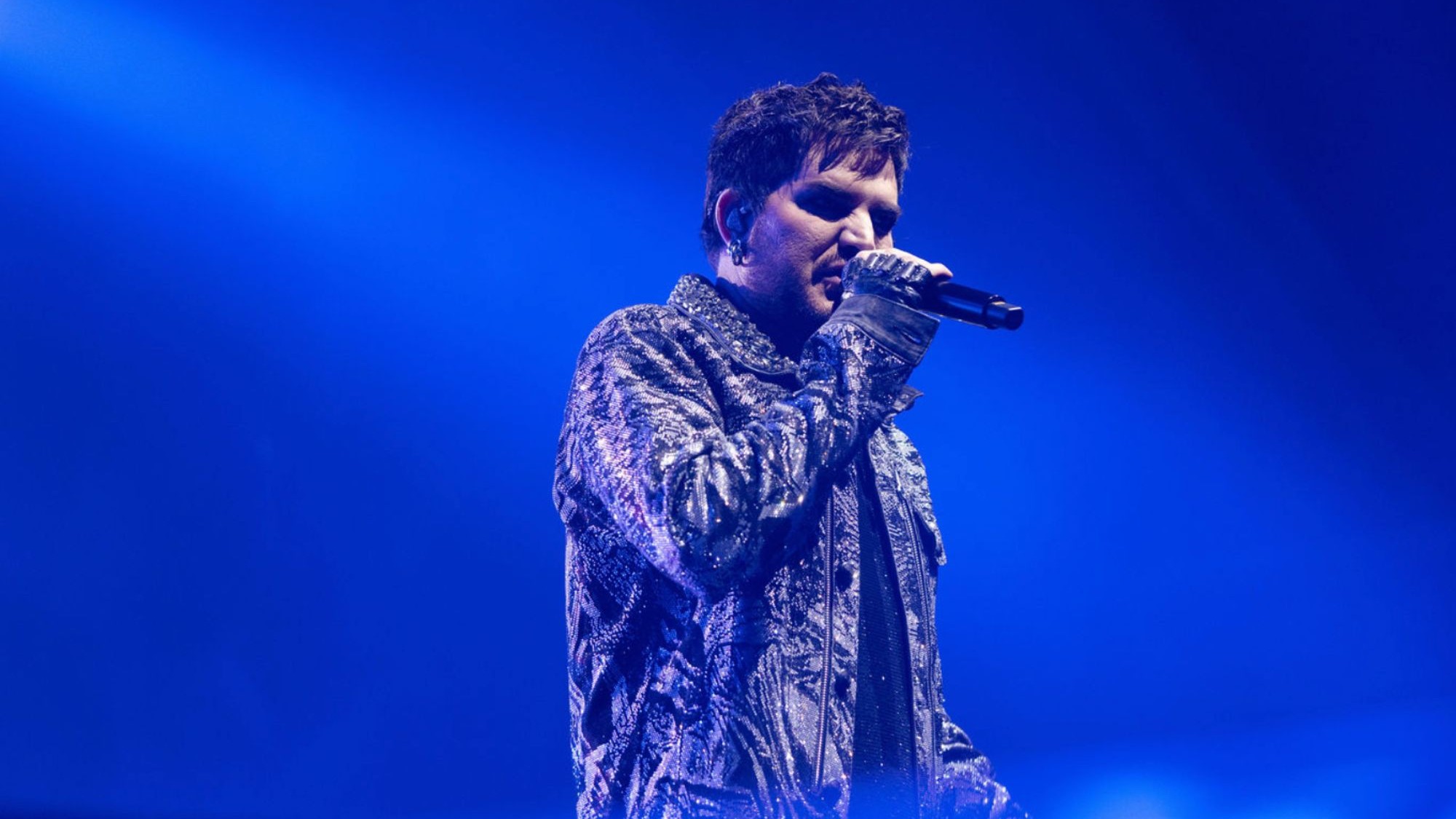 Adam Lambert, do Queen, discute “masculinidade tóxica” na comunidade gay