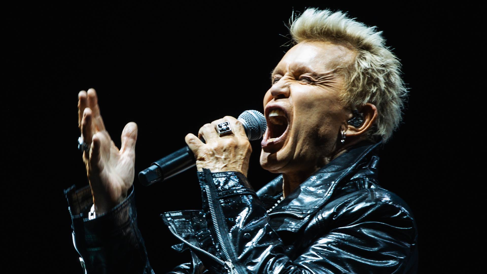 Billy Idol relembra overdose nos anos 80 e como superou o vício