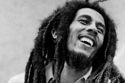 “Catch a Fire” teve duas versões com foco em mercados distintos