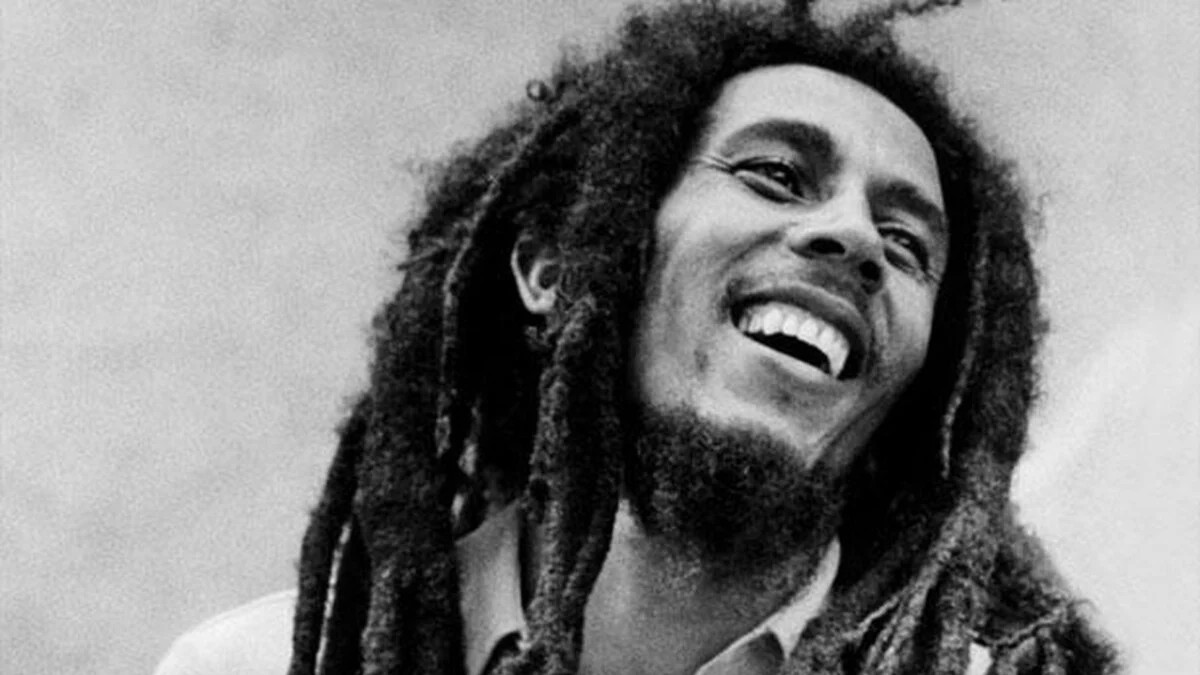 “Catch a Fire” teve duas versões com foco em mercados distintos