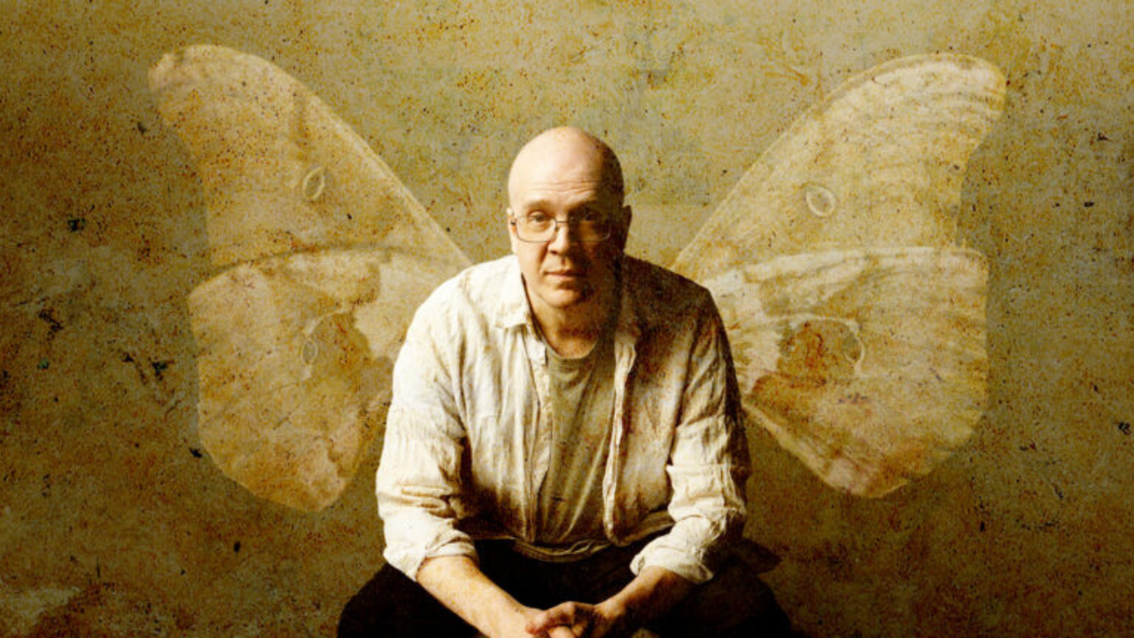 Devin Townsend lança “The Moth”, uma obra orquestral ambiciosa e desafiadora