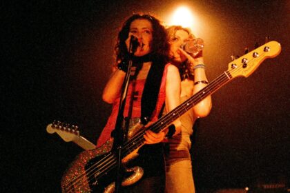 Hole anuncia relançamento em vinil dos álbuns “Pretty on the inside”, “Live through this” e “Celebrity skin”