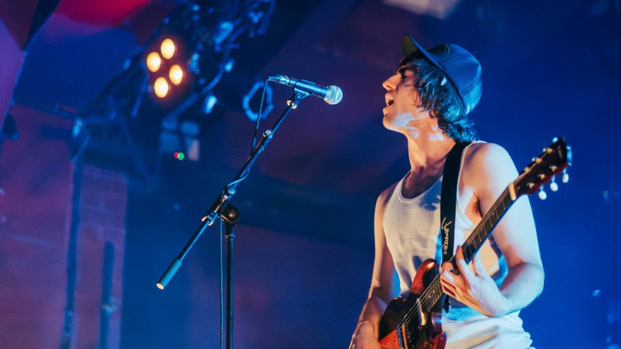 Geese faz cover de “Fool’s Gold” do Stone Roses ao vivo