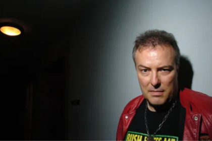 Jello Biafra sofre derrame hemorrágico e está hospitalizado
