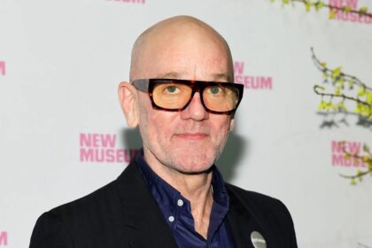 Michael Stipe atualiza sobre álbum solo