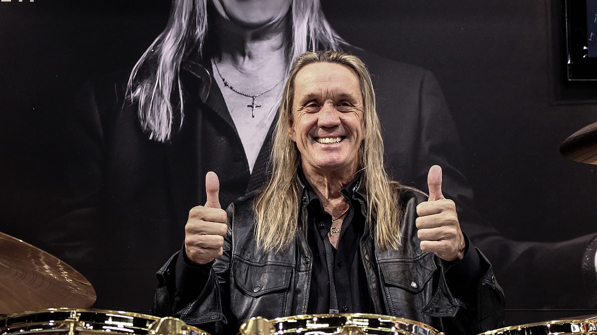 Nicko McBrain explica planos de aposentadoria no Iron Maiden