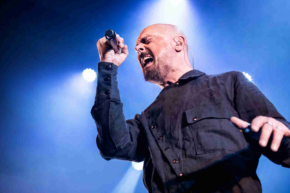 Roy Khan busca recapturar som do Kamelot em álbum solo com produtor Sascha Paeth