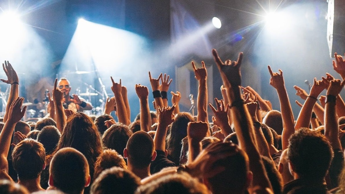 Liquidação do Banco Master adia quase 50 shows de produtora de metal