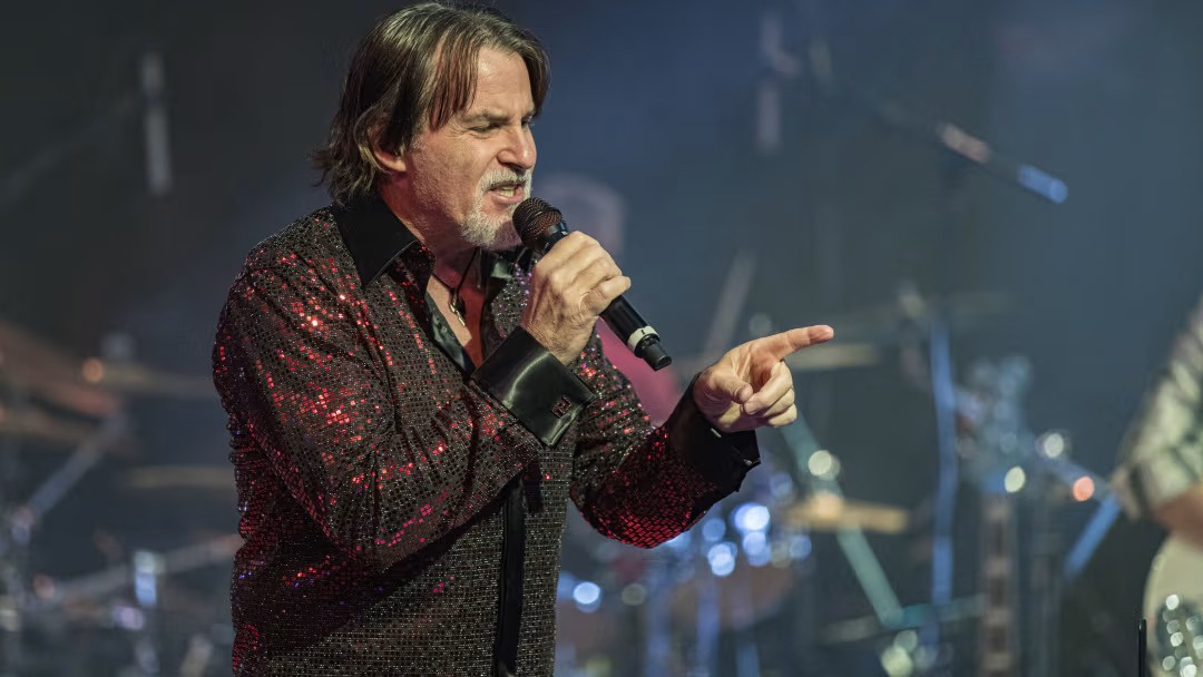Tommy DeCarlo, vocalista do Boston, morre aos 60 anos