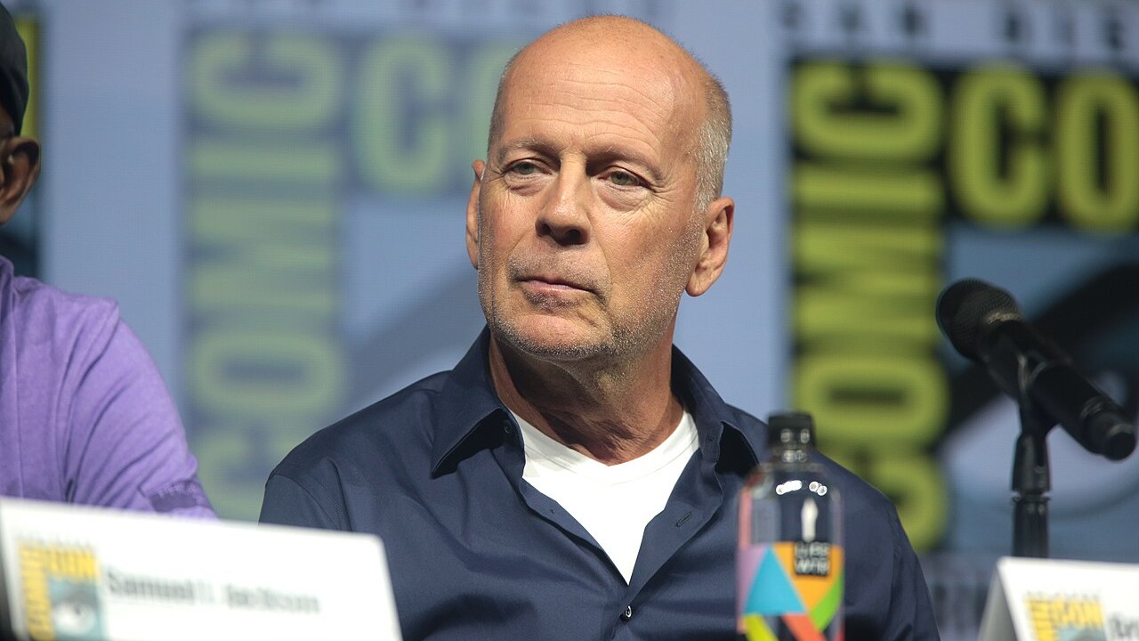 Família de Bruce Willis planeja doar cérebro do ator para pesquisas sobre demência