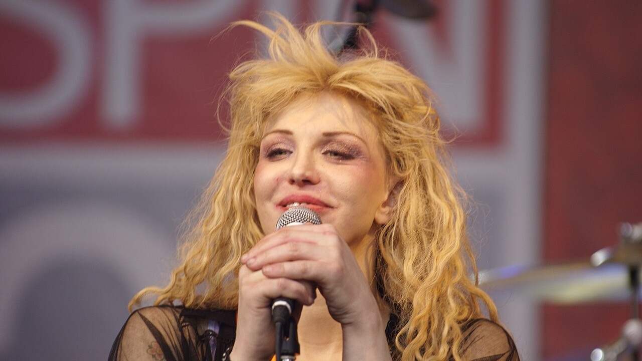 Courtney Love diz que Lana Del Rey a hospedou por um ano
