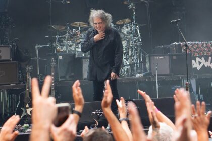 “Friday I’m In Love” do The Cure entra para o Billions Club do Spotify