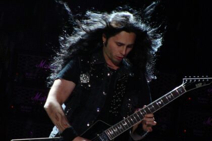 Gus G lança clipe de “Dancing with death” com Matt Barlow e novo álbum “Steel burner”