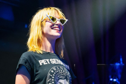 Hayley Williams critica ICE e pede “Palestina livre” em show de Nova York