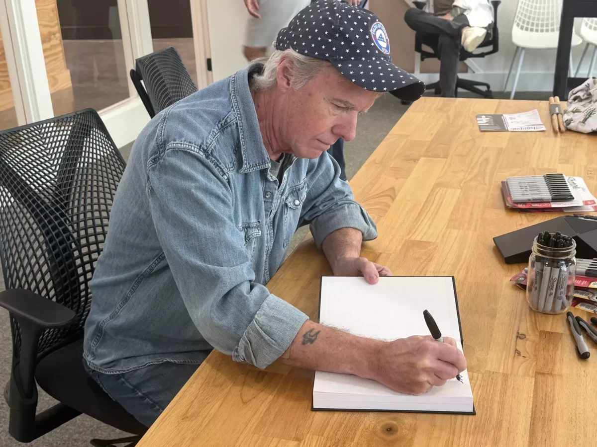 Phil Ehart lança autobiografia e conta bastidores do Kansas