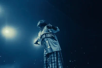 Billie Eilish e James Cameron detalham filme-concerto “Hit Me Hard and Soft” em novo trailer