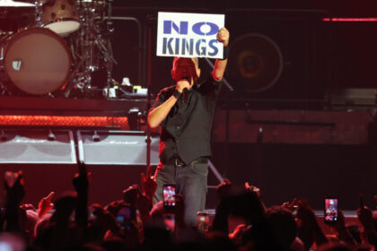 Bruce Springsteen critica administração Trump na abertura de turnê em Minneapolis