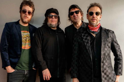 Cachorro Grande celebra 26 anos com show em São Paulo e anuncia novo álbum