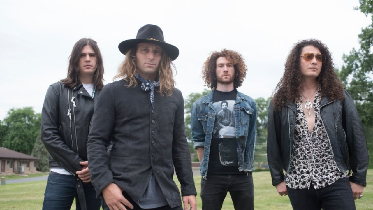 Dirty Honey estreia ‘Lights Out’ no Monsters of Rock