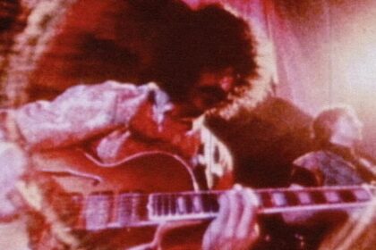 Frank Zappa anuncia “Zappa ’66: Vol. 1 – Live at TTG Studios” com faixas inéditas