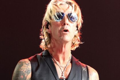 Guns N’ Roses toca “Black Leather” do Sex Pistols pela primeira vez ao vivo