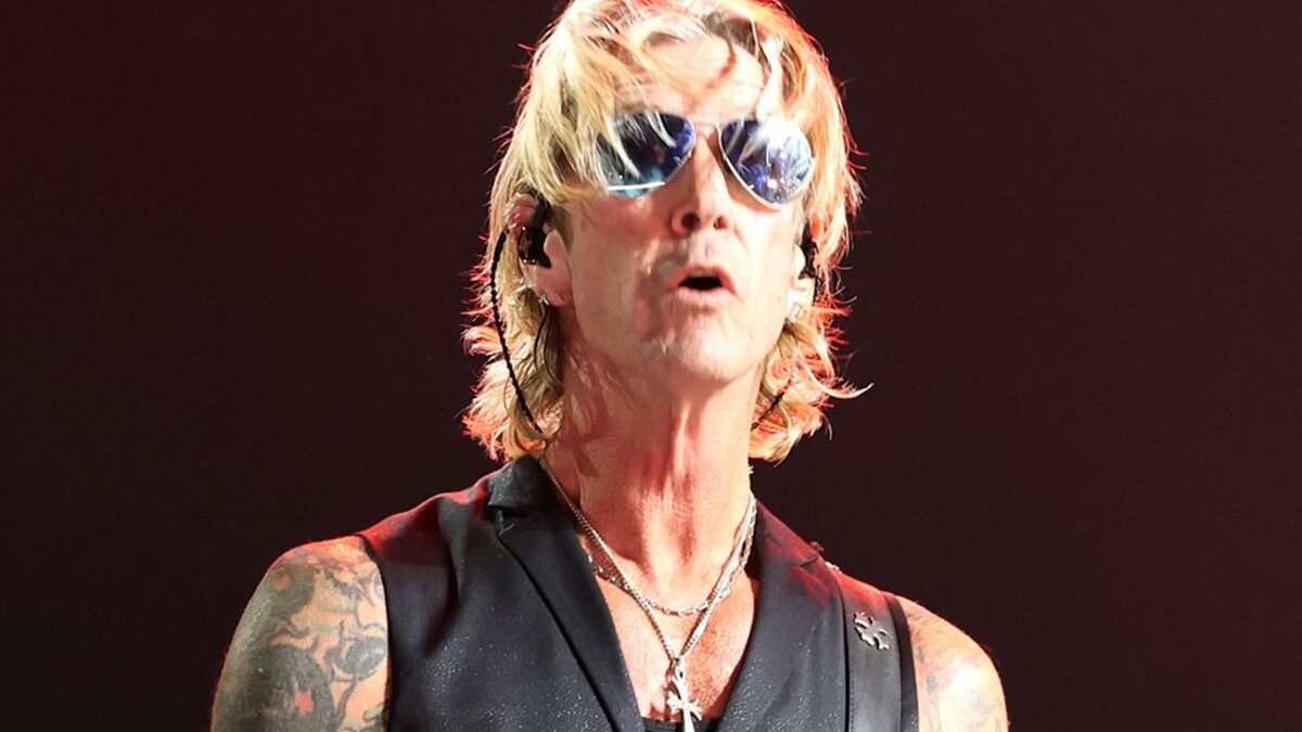 Guns N’ Roses toca “Black Leather” do Sex Pistols pela primeira vez ao vivo