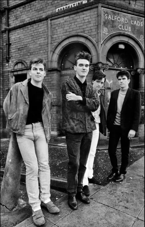 Morrissey reivindica autoria da ideia por trás de foto clássica do The Smiths