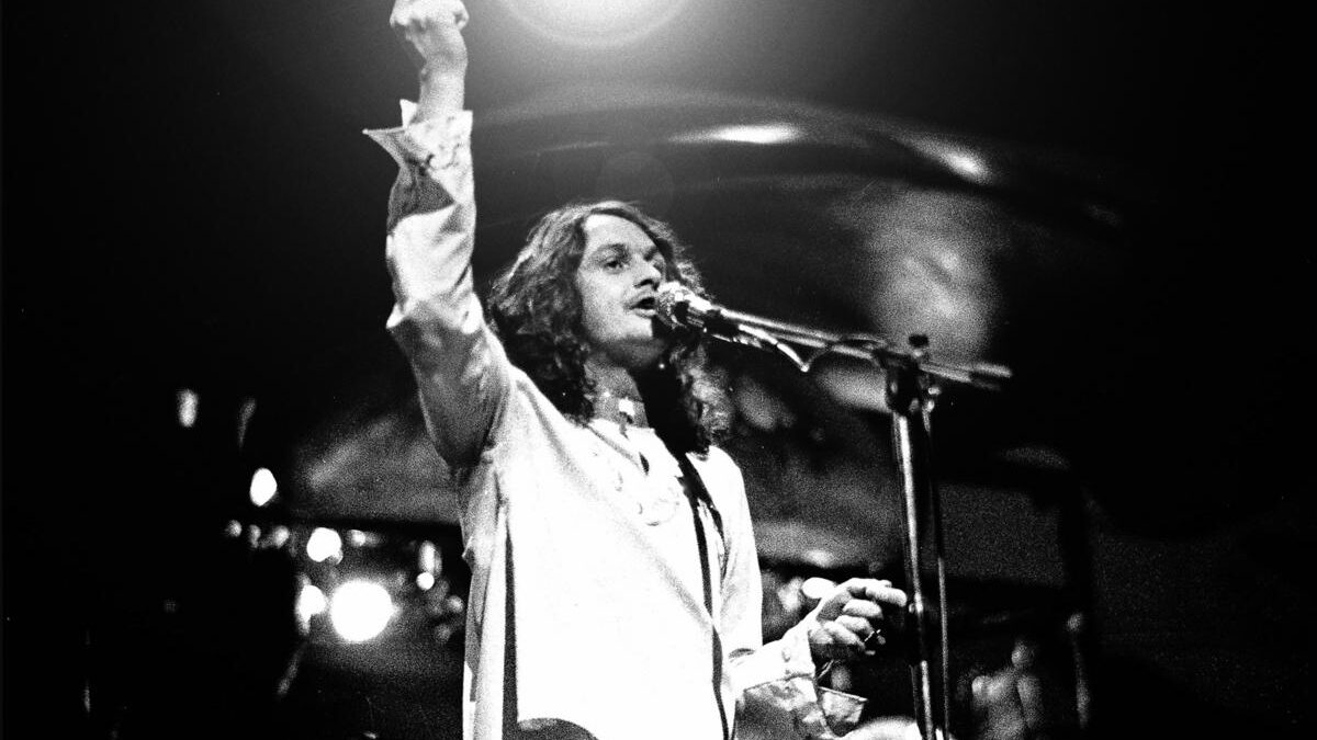 Jon Anderson detalha criação de “Olias of Sunhillow” em relançamento de 50 anos