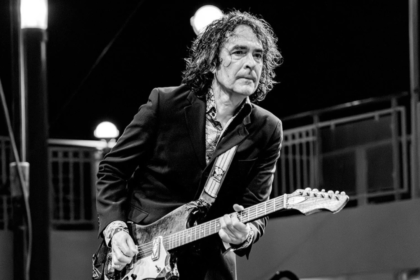 Jon Spencer anuncia novo álbum e single “Knock ‘Em Out”