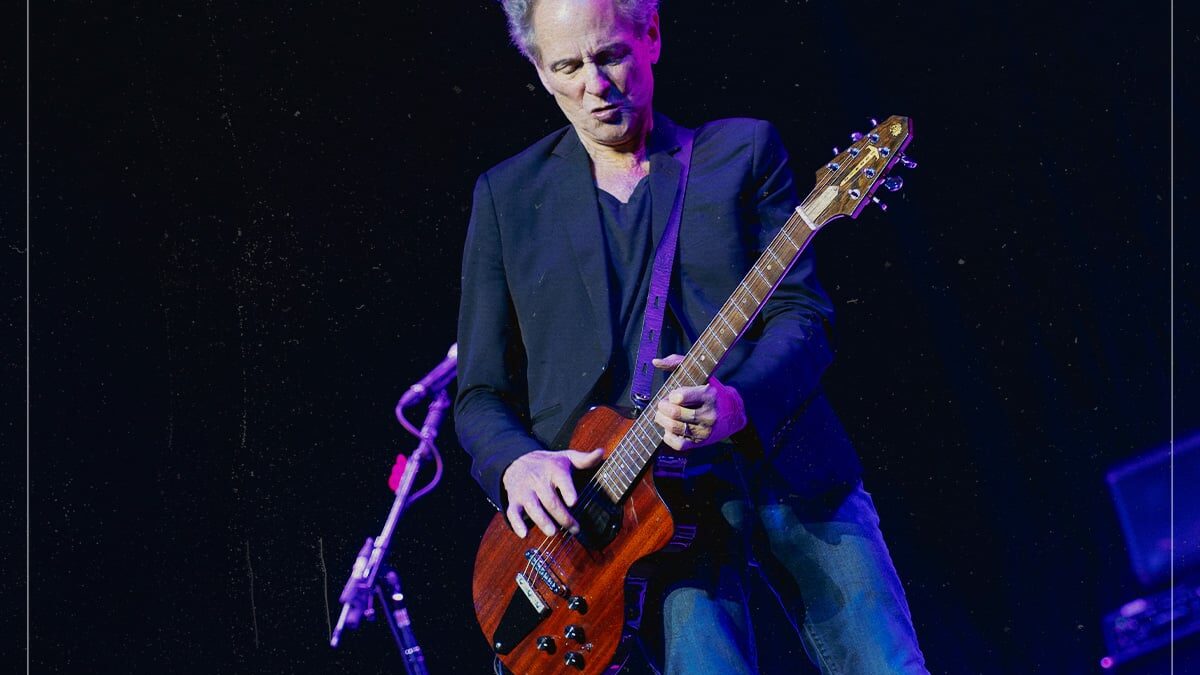 Mulher acusada de atacar Lindsey Buckingham é presa após fuga para Indiana